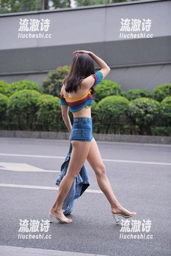 魔镜街拍 - LOL，办公室的亲密“配件”——婷婷的黑丝写真新作品！-流澈诗