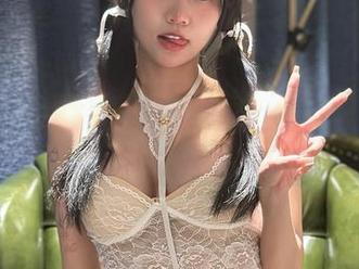 微密圈 - 图册里翻出了鱼神鱼的自拍，表情太呆萌了！